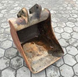 Depth spoon, 650 mm, 225 l, without teeth directly bolted