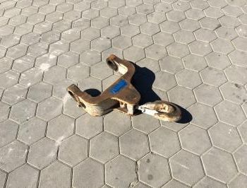 Load hook, directly bolted, bolt dimension 70 mm