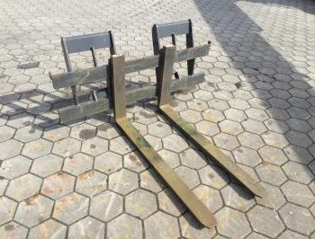 Pallet forks 1200 mm pas. NH W80 / Bobcat