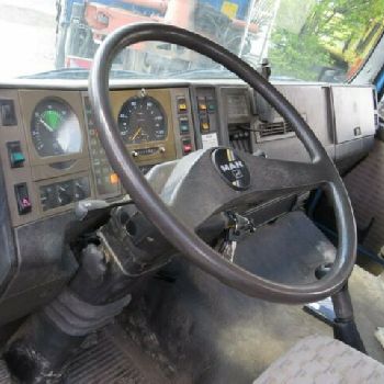 MAN F90 18.232 F Roll-off tipper Atlas