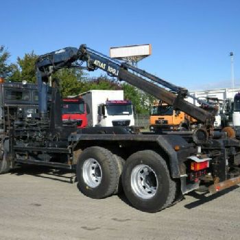 MAN F2000 26.403 FL hook lift with crane radio
