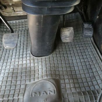 MAN F2000 26.403 FL hook lift with crane radio