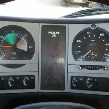 MAN F2000 26.403 FL hook lift with crane radio