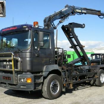 MAN F2000 26.403 FL hook lift with crane radio
