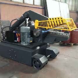 HM 82 Scrap Shear