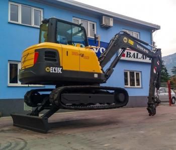 Compact excavator Volvo EC55C