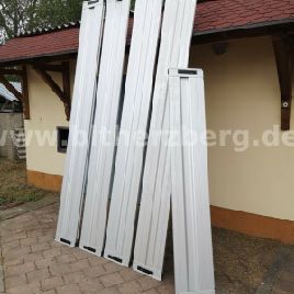 Humbaur Bordwandaufsatz complete with middle stanchions