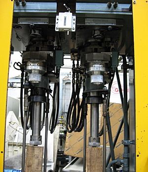 Honing Machine - Internal - Vertical Gehring P2-350-31