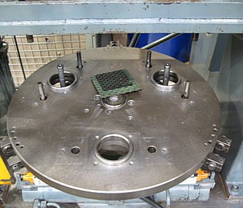 Honing Machine - Internal - Vertical Gehring P2-350-31