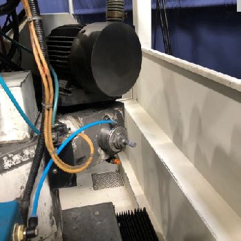 Cylindrical grinding machine - Universal Tschudin SL105