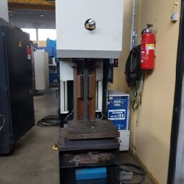 AMADA AMT 700 1995