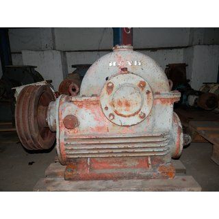 B13867 i: 25 helical gearbox