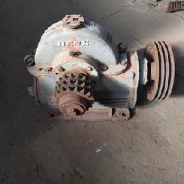 B13867 i: 25 helical gearbox