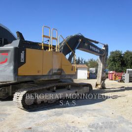 EQUIPO DE CONSTRUCCIÓN VOLVO EC300