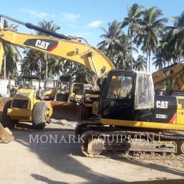 CATERPILLAR 320D2
