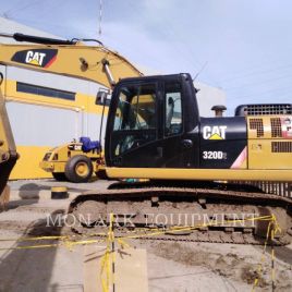 CATERPILLAR 320D2