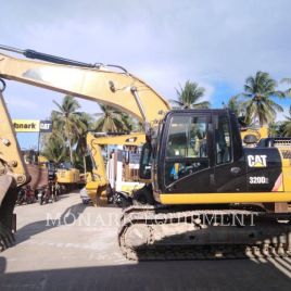 CATERPILLAR 320D2