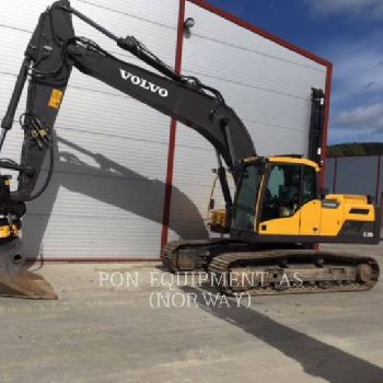 VOLVO EC220D