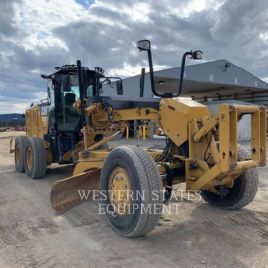 CATERPILLAR 140M2 AWD