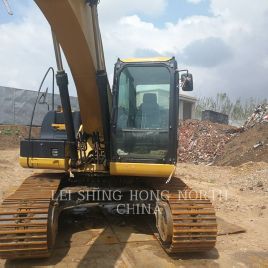 CATERPILLAR 320D2