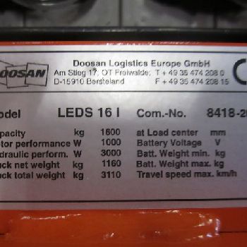 Doosan LEDS 16 stacker / used