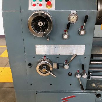 Parallel lathe Brand: Giana Mod: 400 Revision year: 2014 Center height: 400mm Distance between centers: 2000mm