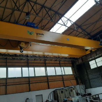 Overhead crane 30 tons for 21 meters