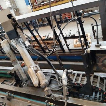 Double welding lathe with 6-axis robot