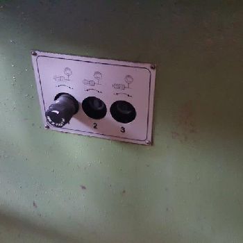 Belling machine for flues