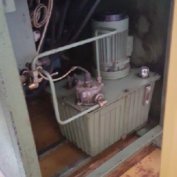 Belling machine for flues