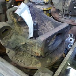 Caliper housing for POCLAIN 61P