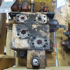 Hydraulic distributor for CASE 888B