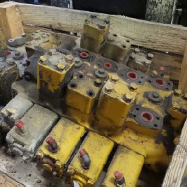 Hydraulic distributor for CATERPILLAR 215