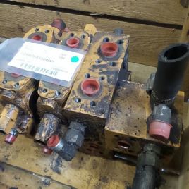 Hydraulic distributor for CASE 688B