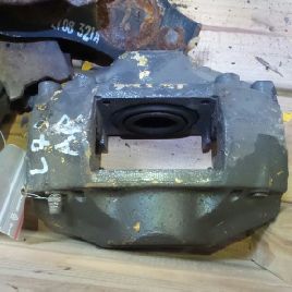 Caliper housing for VOLVO L70