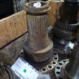 Wheel spindle for VOLVO A30