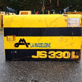 Compartment door for JCB JS330LC