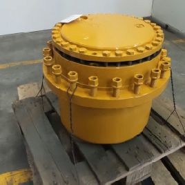 Wheel hub for LIEBHERR L580