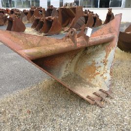 Trapezoidal bucket for POCLAIN 81CK