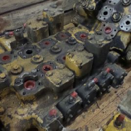 Hydraulic distributor for CATERPILLAR 215