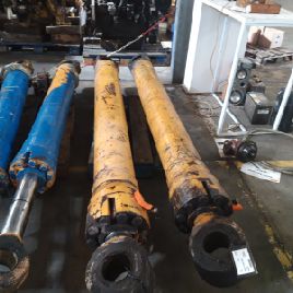 Vérin de flèche pour LIEBHERR R974BHD