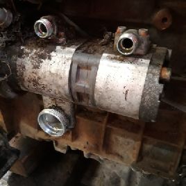 Auxiliary hydraulic pump for LIEBHERR R916