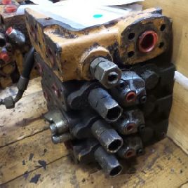 Distributeur hydraulique pour CASE 688