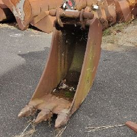 Trenching bucket for CASE 688B