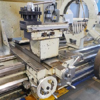 BROADBENT STANLEY PA50 Lathe. Max turning diameter over saddle 1000mm. Between Centres 3000mm. Serial No. BSL 0107