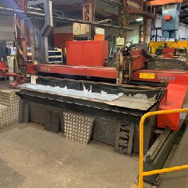 ESPRIT Viper 3000 Плазменный резак 8000 мм x 3000 мм. С Acramatic Arc Writer Hypertherm Edge Control, Hypertherm HD4070, фильтрующим блоком Kemper System 9000. Изготовлено в 2001 году