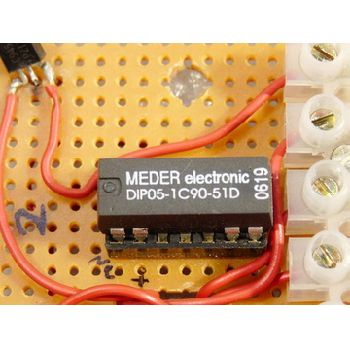 Meder DIP05-1C90-51D 2 pieces reed relays on board