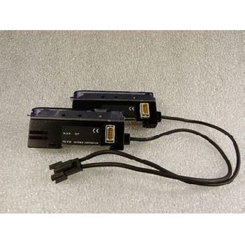 Keyence FS-V12 fiber optic sensor pair