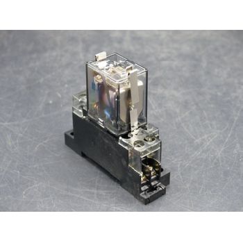 Fuji Electric HH52P-F Relay DC 24V + TP58X1 Relay socket 7A 250V max.