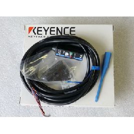 Keyence PZ-101 Built-In Amplifier Photoelectric Sensor
